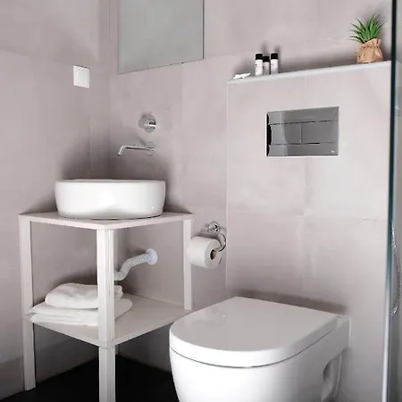 H-zoon Guest house *