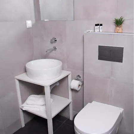H-zoon Guest house *